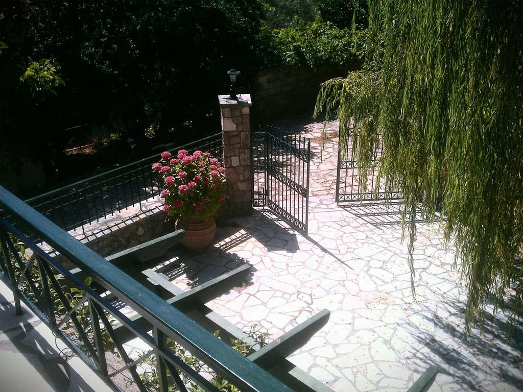 Sterna Apartment Asprogerakata ภายนอก รูปภาพ
